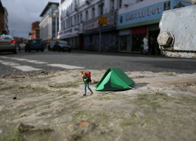 Read more about the article Little People – Miniature Street Art Project