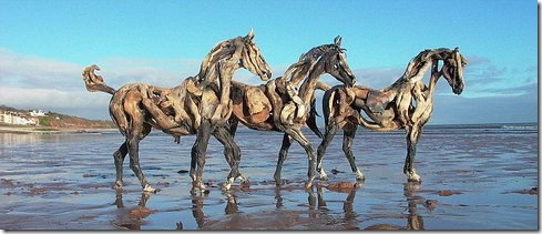 Read more about the article The Driftwood Horse Sculptures of Heather Jansch