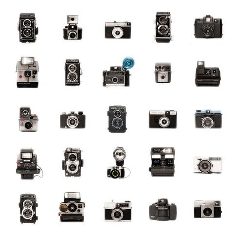 Read more about the article Vintage Film and Polaroid Cameras