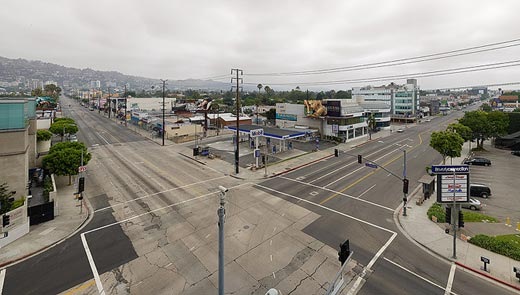 Read more about the article Empty L.A. – A Photo Set By Matt Logue