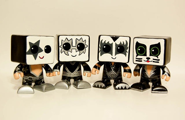 Read more about the article KISS Heartbot Dolls