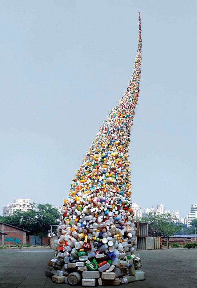 Read more about the article A 36 Foot Tall Twister Made of Garbage