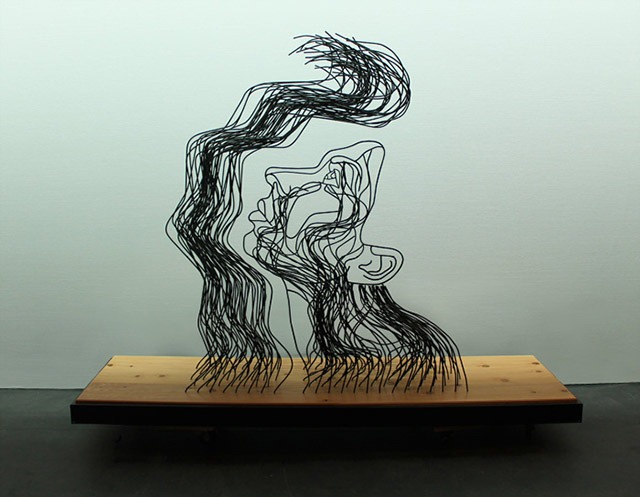 Read more about the article Gavin Worth’s Wire Sculpture About Hope