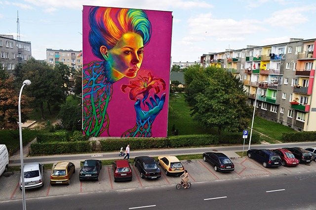 Read more about the article A 4 Story High Street Art Mural by Natalia Rak